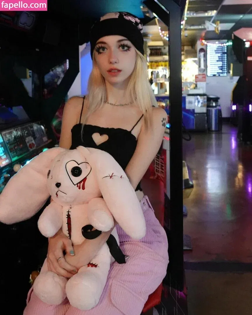 Iluvmeww Onlyfans Photo Gallery 