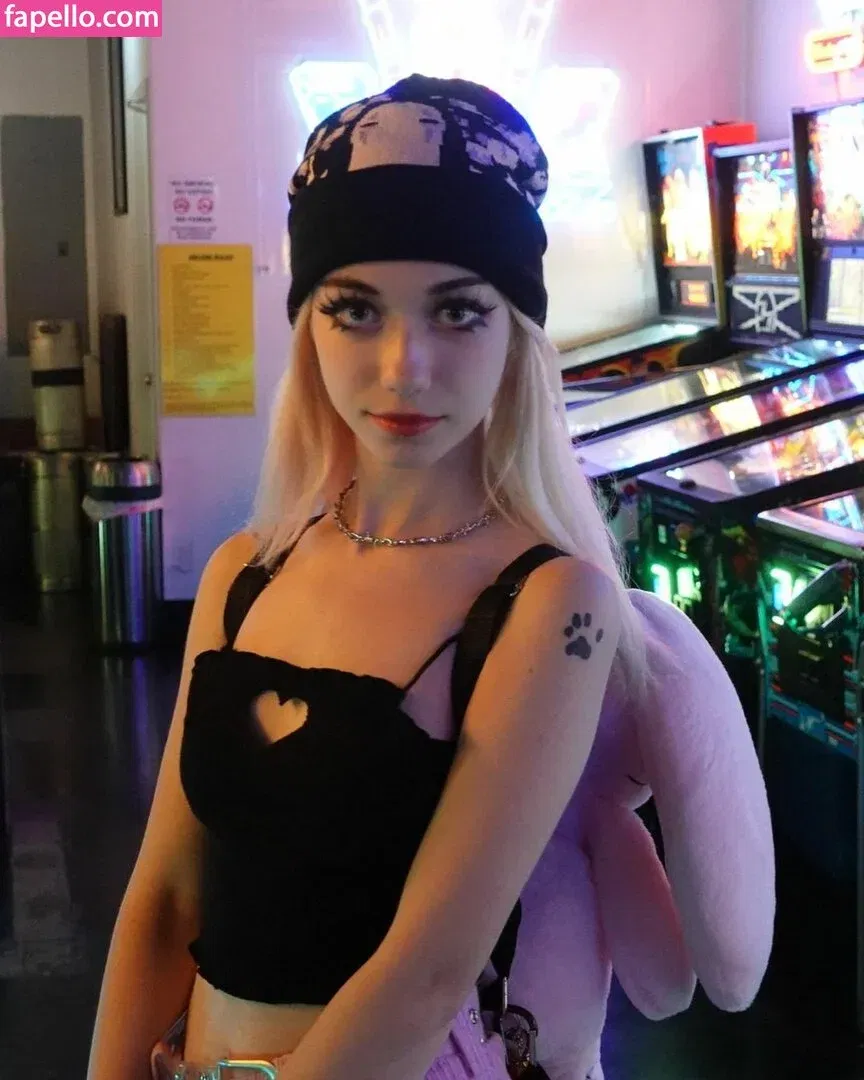 Iluvmeww Onlyfans Photo Gallery 