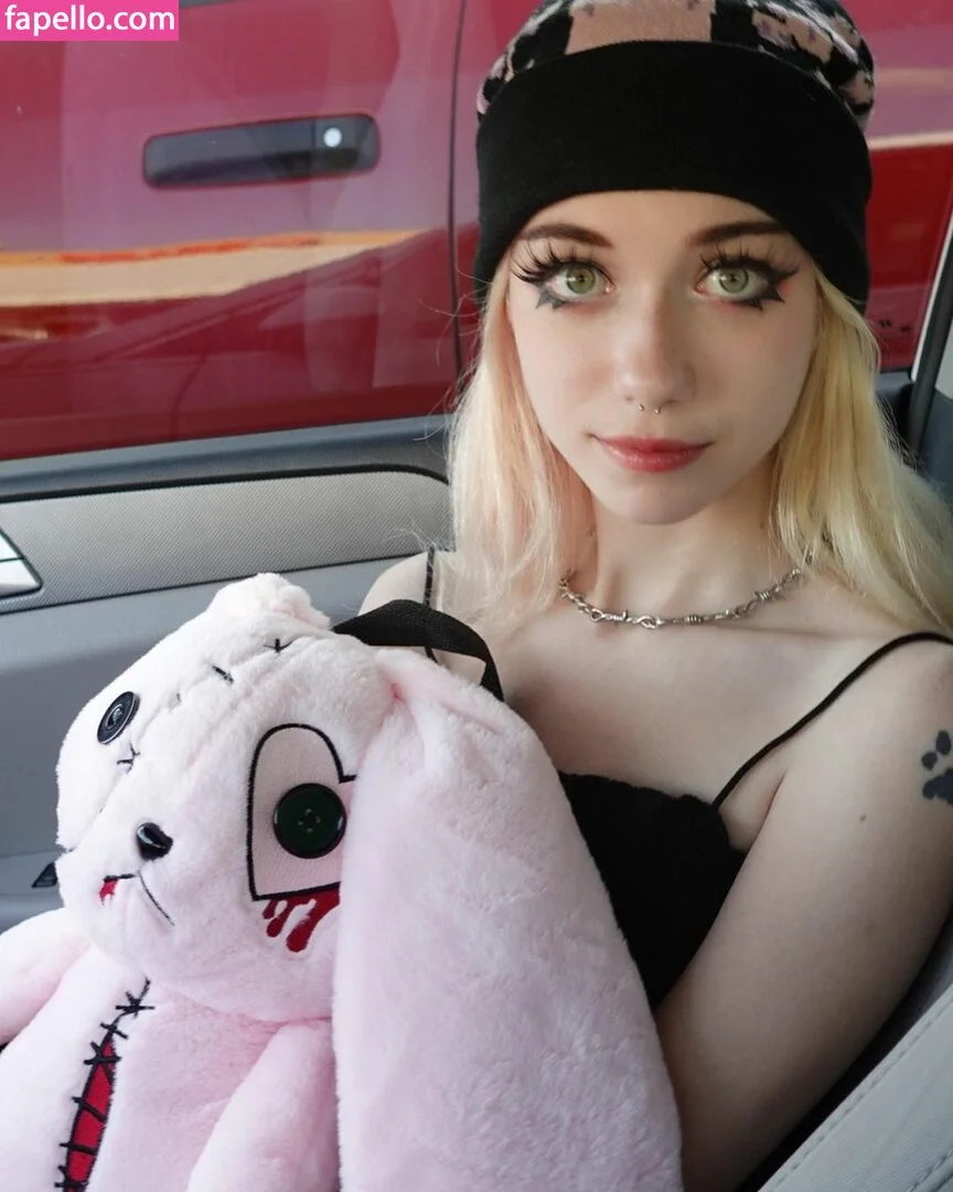 Iluvmeww Onlyfans Photo Gallery 