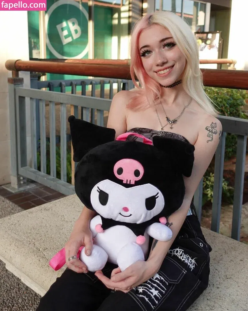 Iluvmeww Onlyfans Photo Gallery 