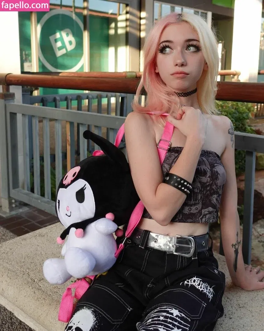 Iluvmeww Onlyfans Photo Gallery 