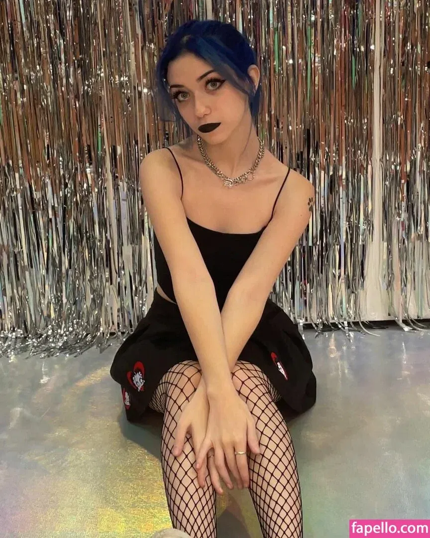 Iluvmeww Onlyfans Photo Gallery 