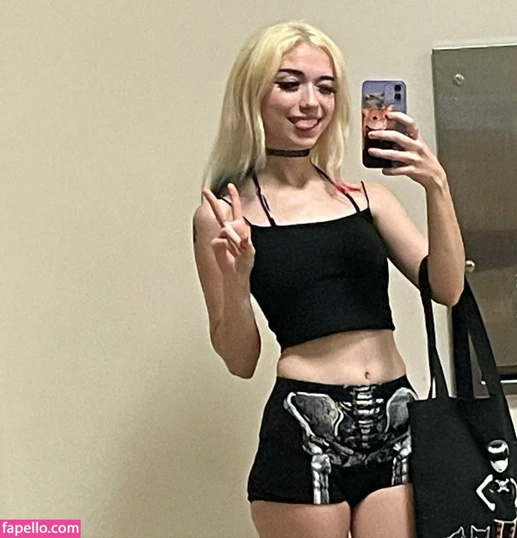 Iluvmeww Onlyfans Photo Gallery 