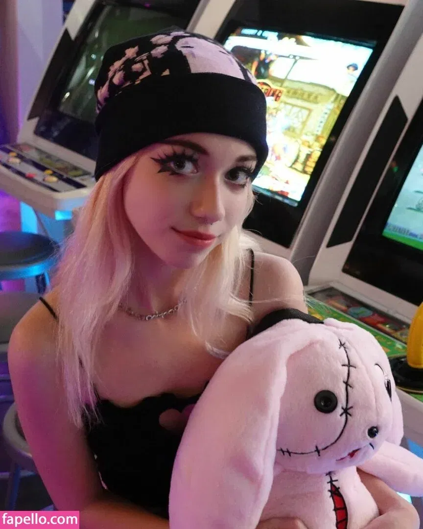 Iluvmeww Onlyfans Photo Gallery 