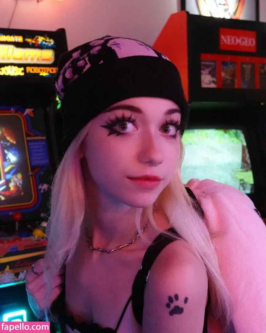 Iluvmeww Onlyfans Photo Gallery 