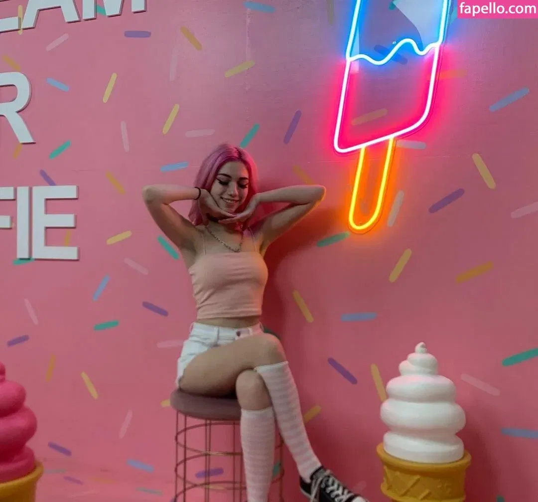 Iluvmeww Onlyfans Photo Gallery 