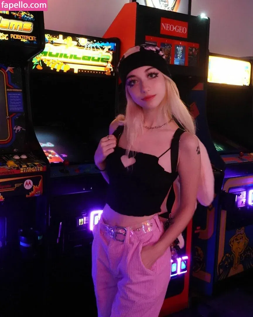 Iluvmeww Onlyfans Photo Gallery 