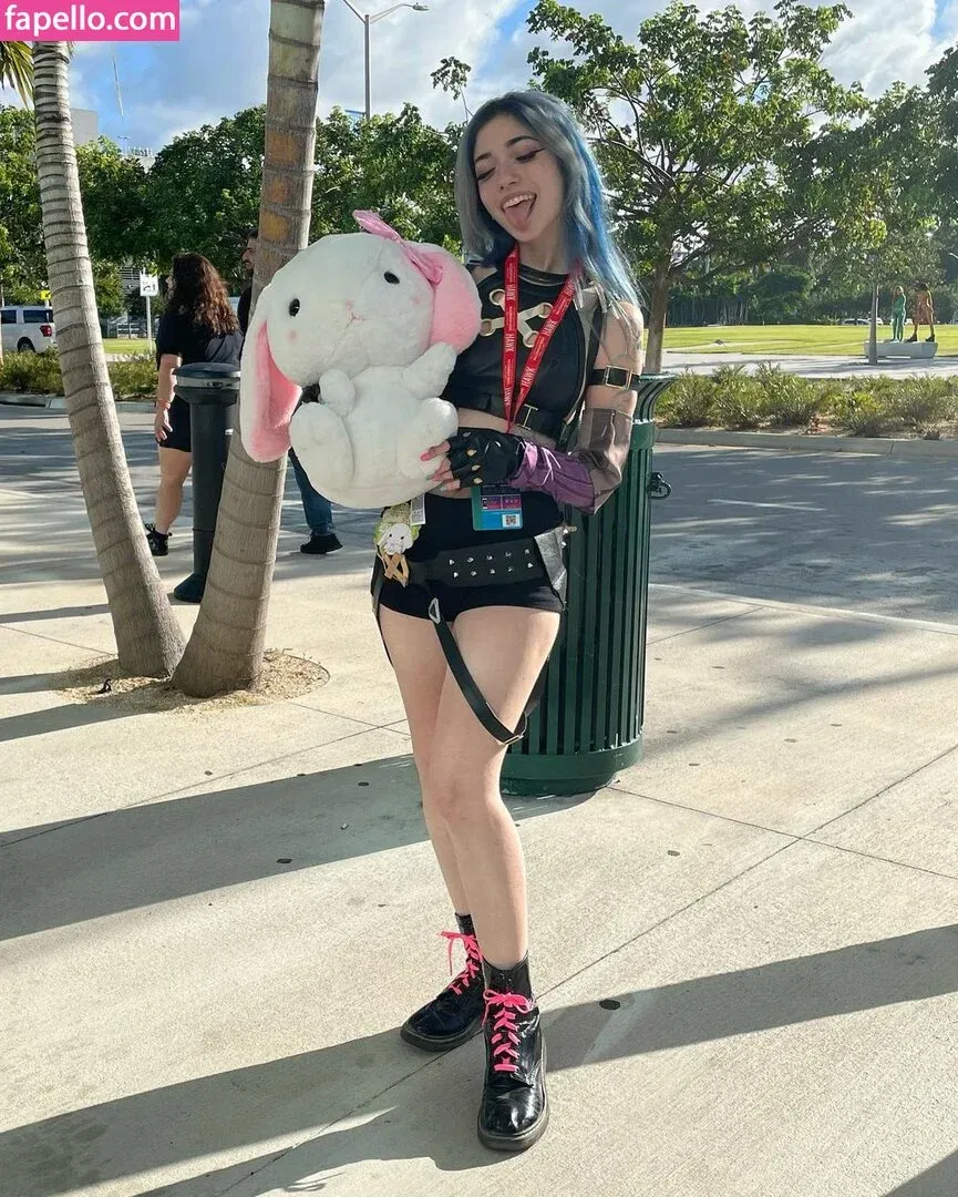 Iluvmeww Onlyfans Photo Gallery 