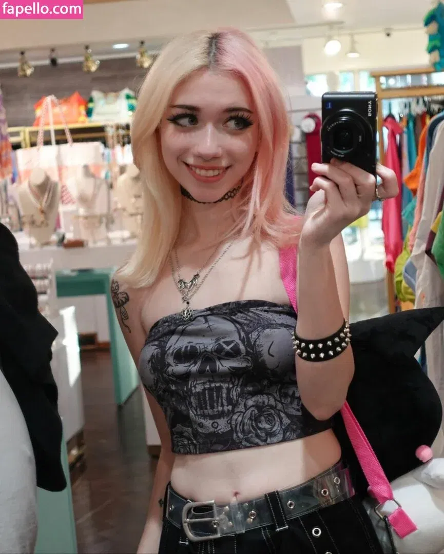 Iluvmeww Onlyfans Photo Gallery 