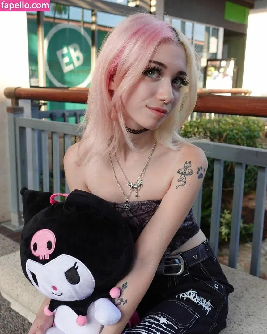 Iluvmeww Onlyfans Photo Gallery 