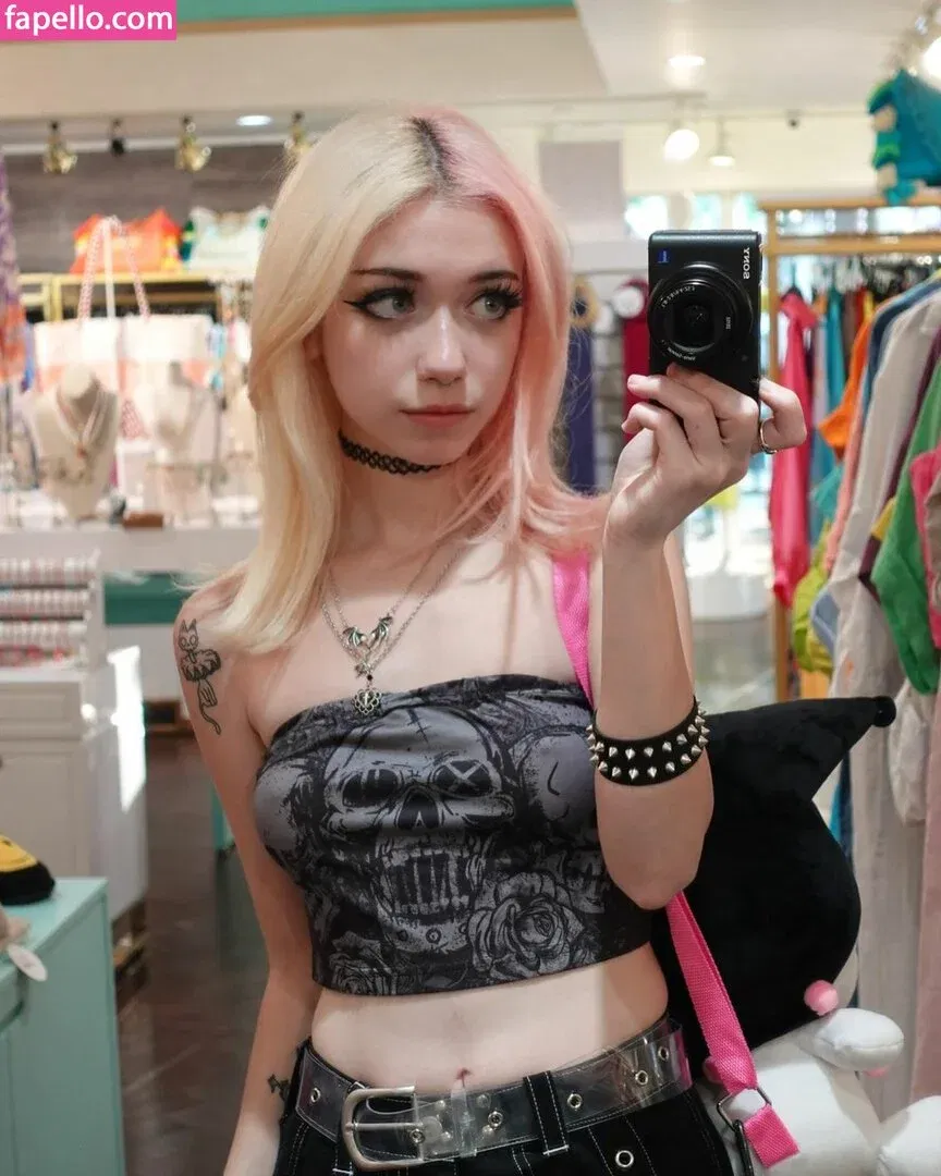 Iluvmeww Onlyfans Photo Gallery 