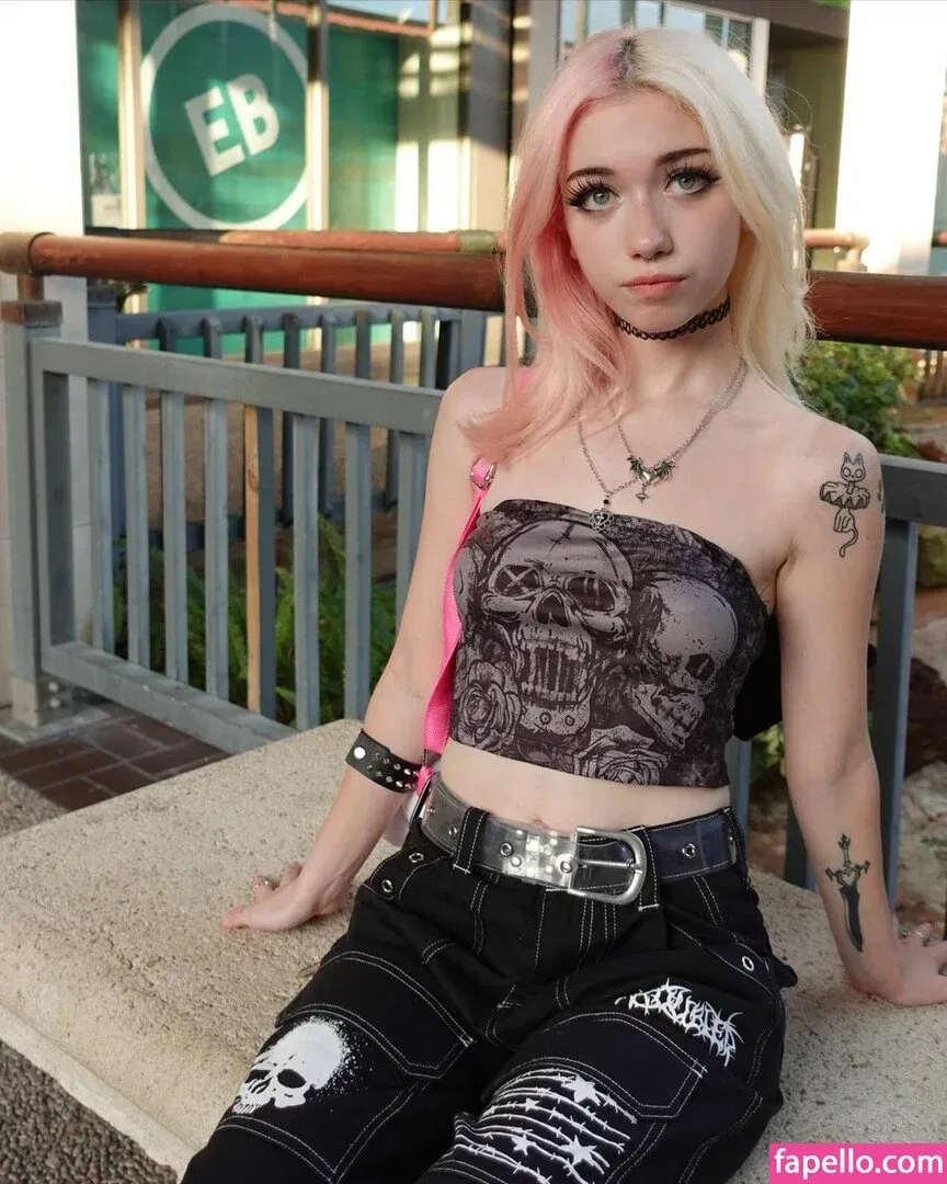 Iluvmeww Onlyfans Photo Gallery 