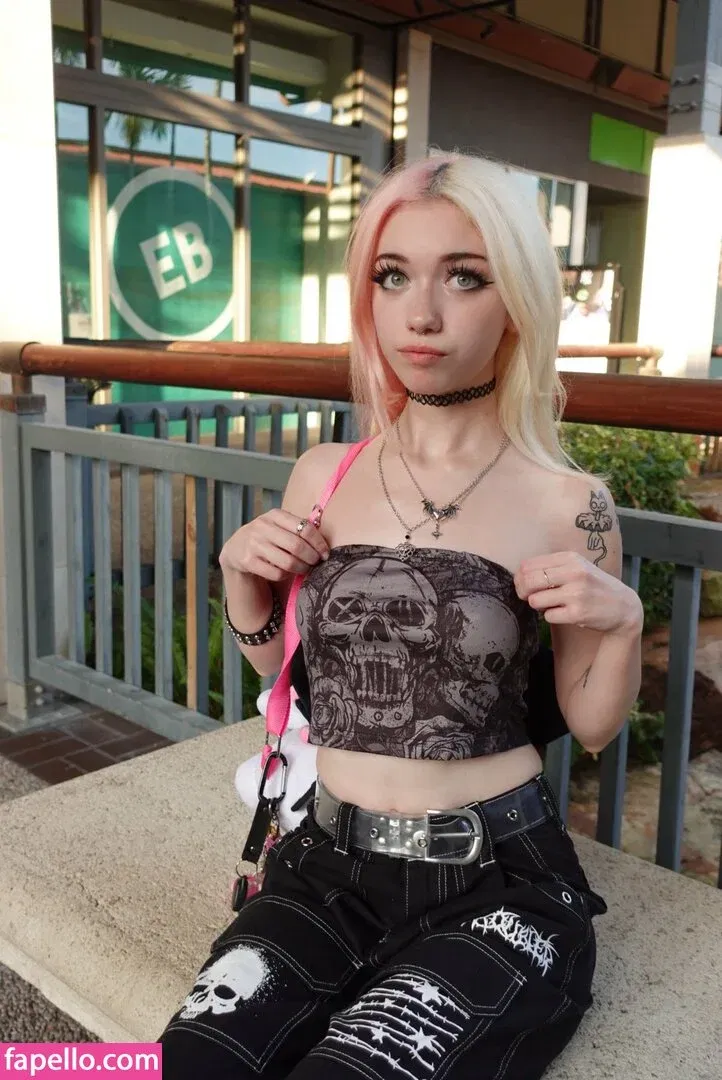 Iluvmeww Onlyfans Photo Gallery 