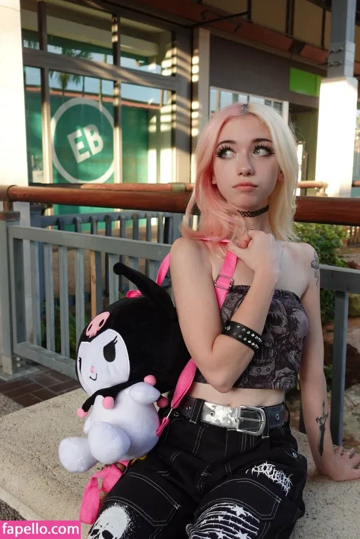 Iluvmeww Onlyfans Photo Gallery 