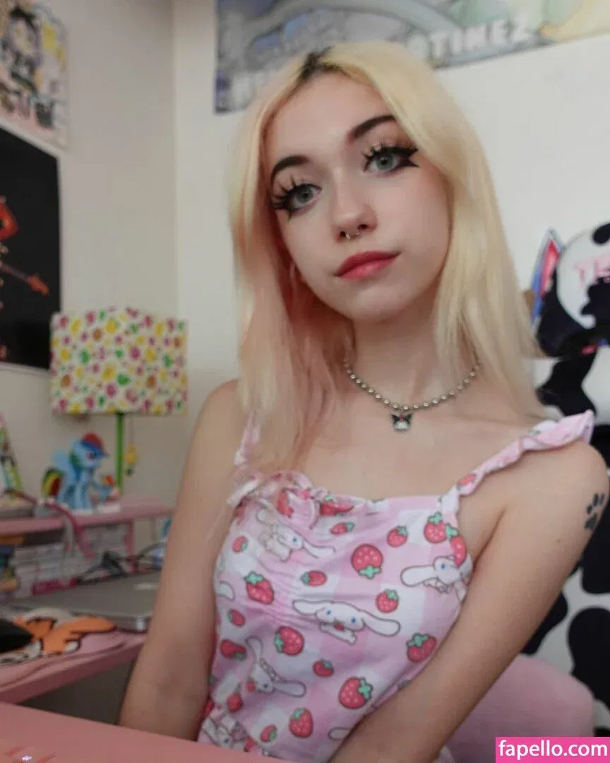 Iluvmeww Onlyfans Photo Gallery 