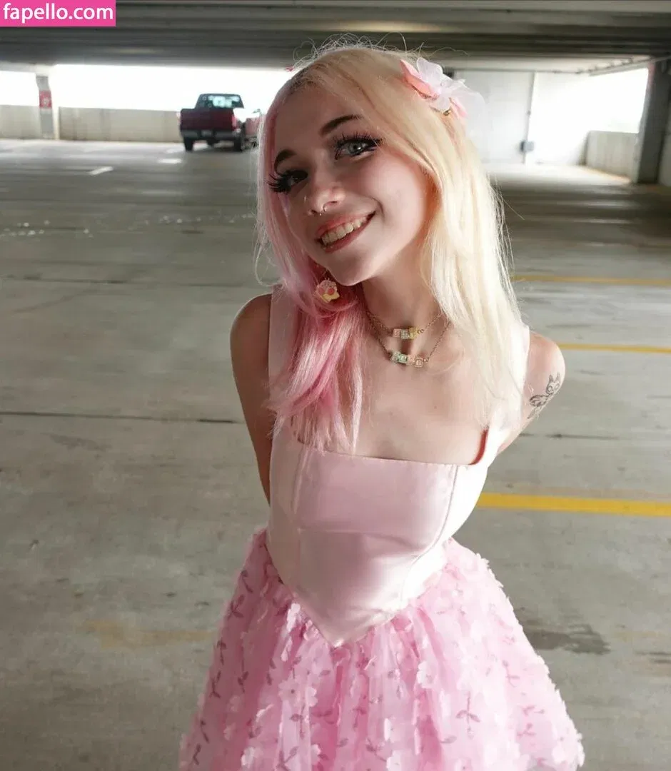 Iluvmeww Onlyfans Photo Gallery 