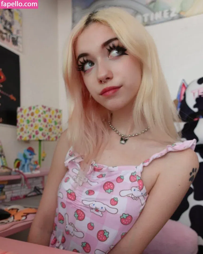 Iluvmeww Onlyfans Photo Gallery 