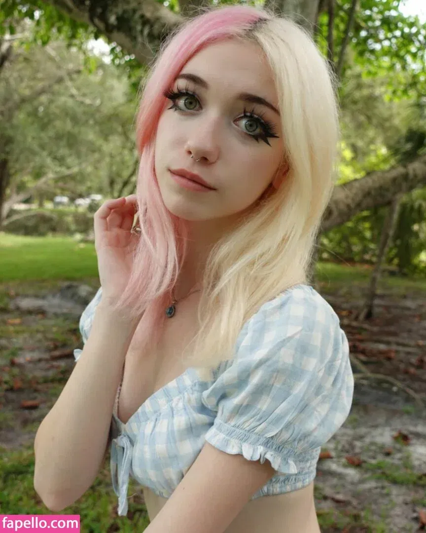 Iluvmeww Onlyfans Photo Gallery 