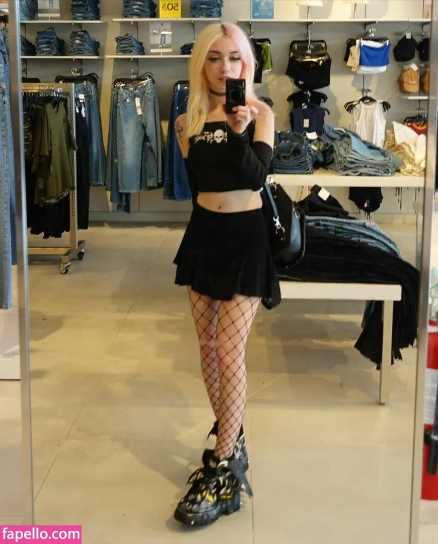 Iluvmeww Onlyfans Photo Gallery 