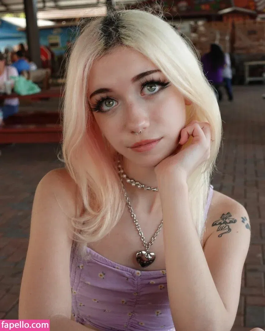 Iluvmeww Onlyfans Photo Gallery 