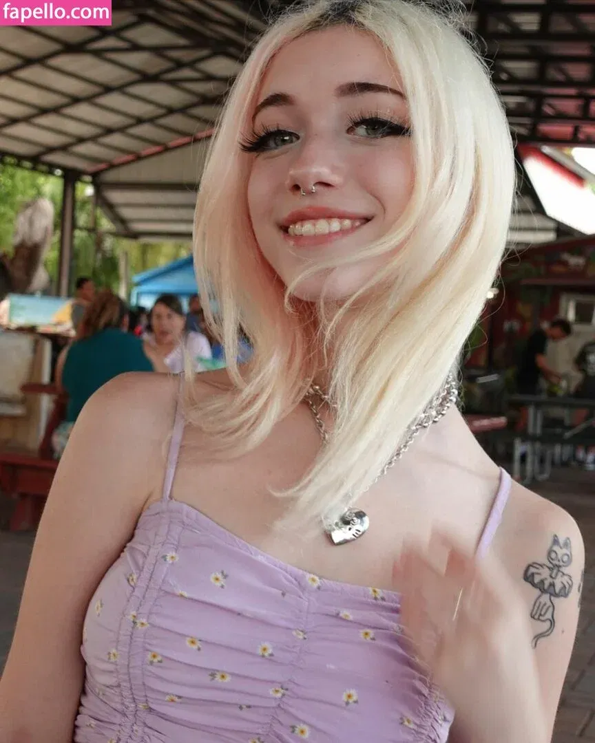 Iluvmeww Onlyfans Photo Gallery 