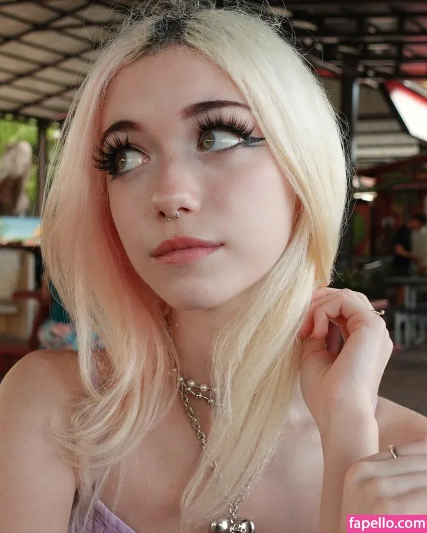 Iluvmeww Onlyfans Photo Gallery 