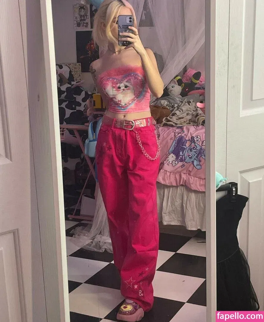 Iluvmeww Onlyfans Photo Gallery 