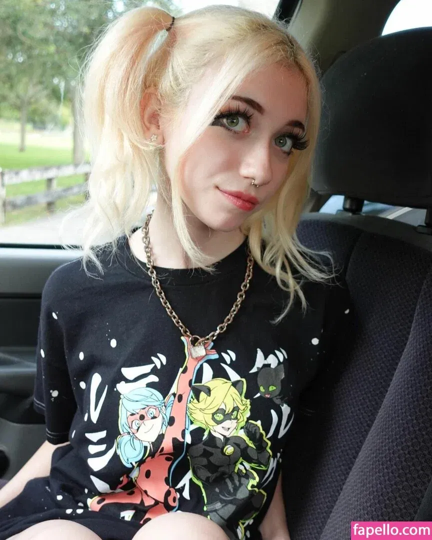 Iluvmeww Onlyfans Photo Gallery 