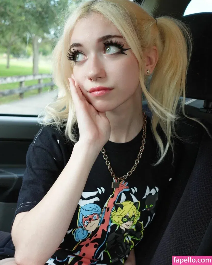 Iluvmeww Onlyfans Photo Gallery 