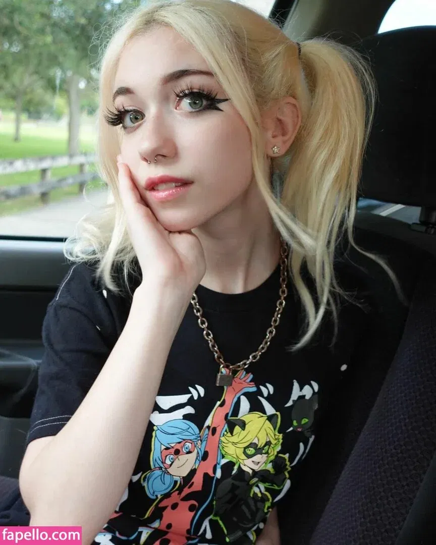 Iluvmeww Onlyfans Photo Gallery 