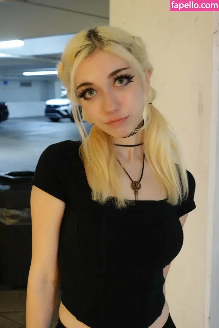 Iluvmeww Onlyfans Photo Gallery 