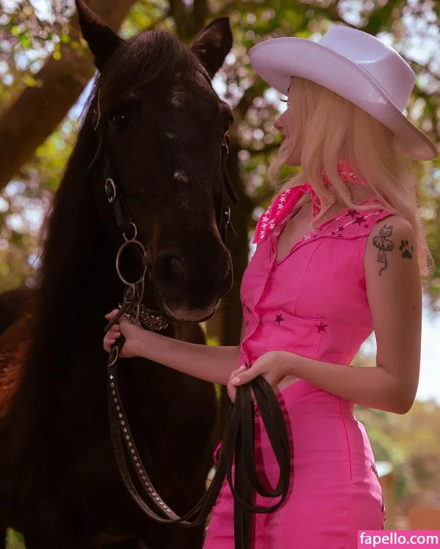 Iluvmeww Onlyfans Photo Gallery 