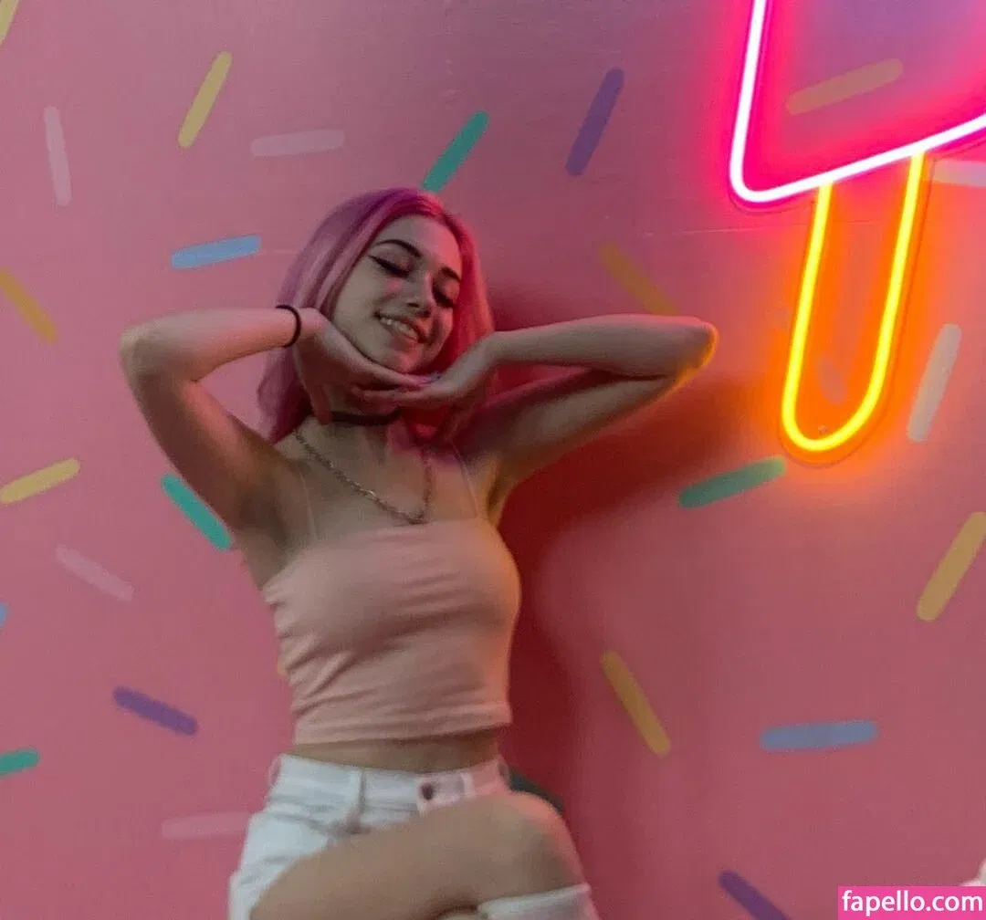 Iluvmeww Onlyfans Photo Gallery 