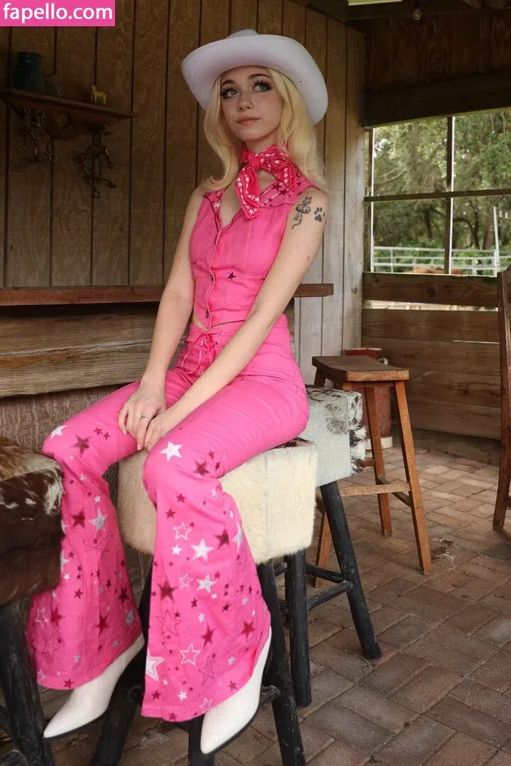 Iluvmeww Onlyfans Photo Gallery 