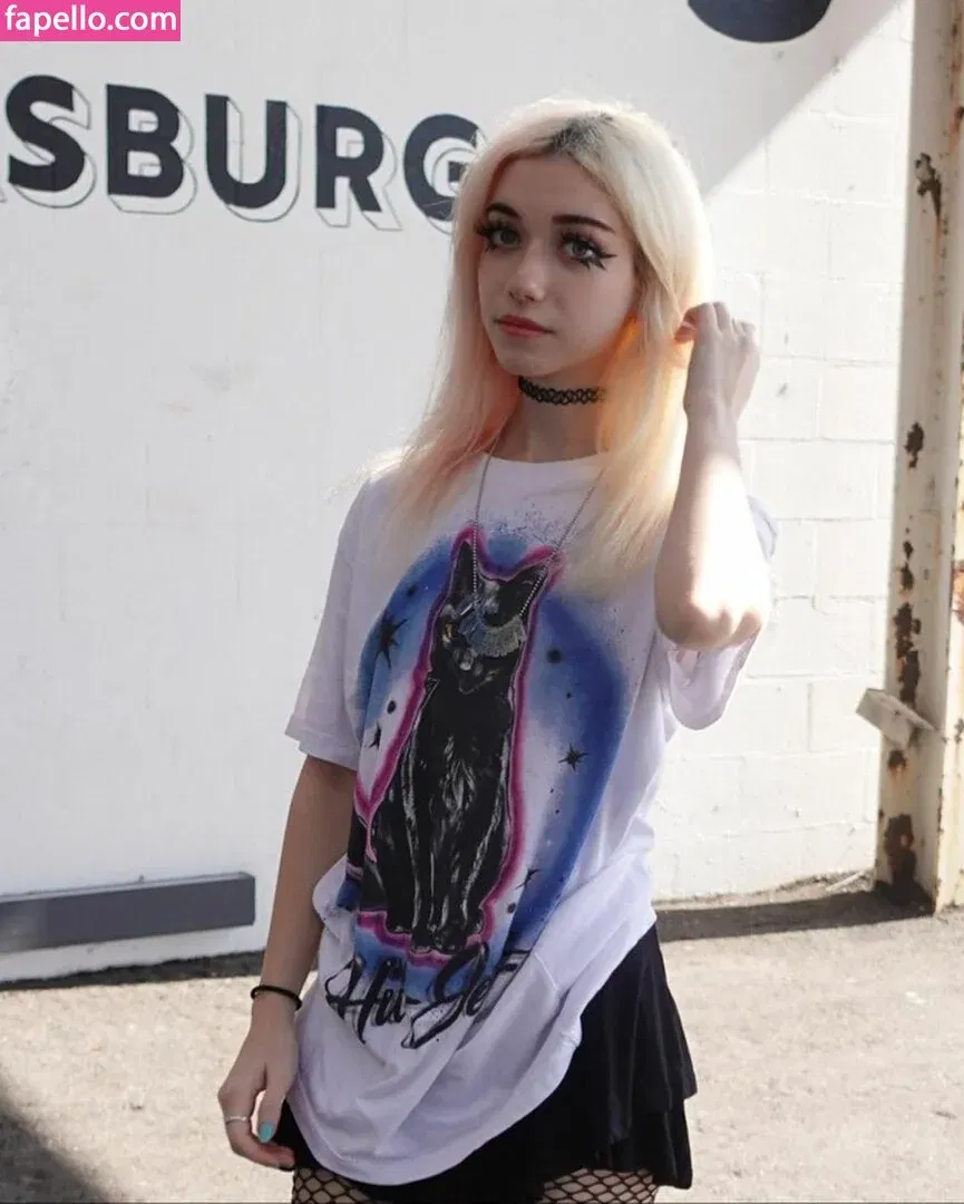 Iluvmeww Onlyfans Photo Gallery 