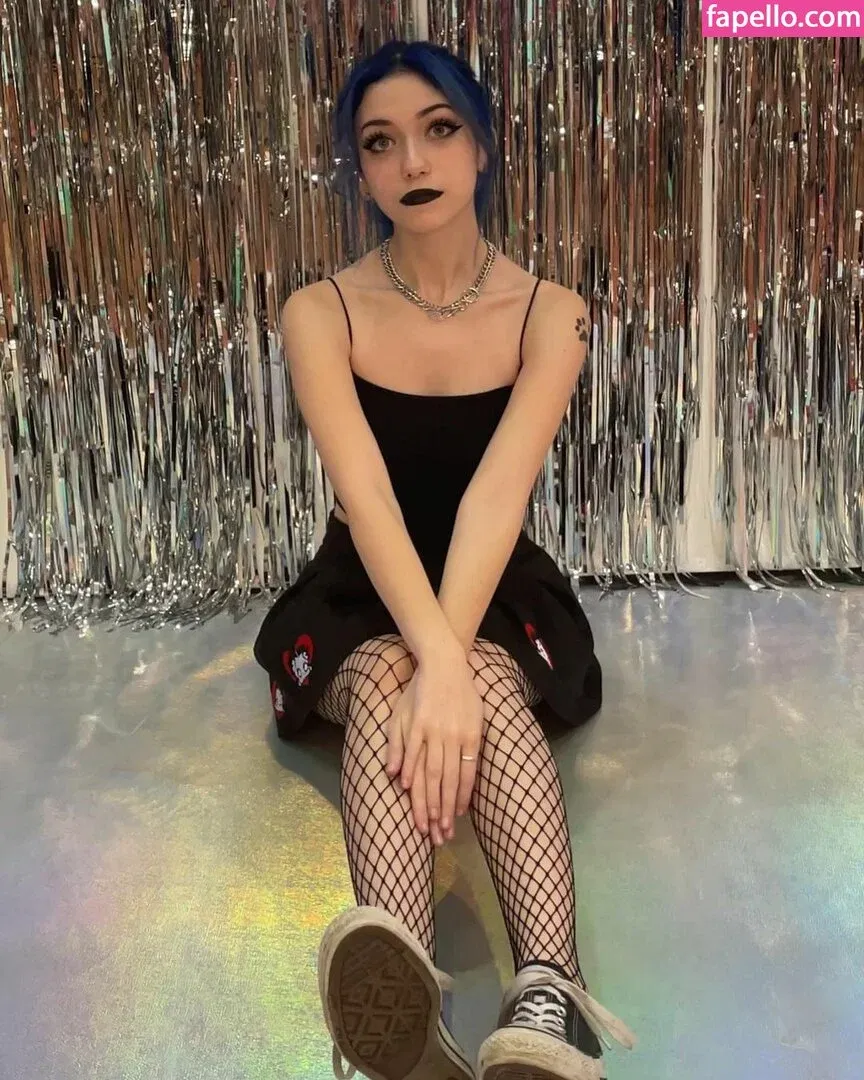 Iluvmeww Onlyfans Photo Gallery 