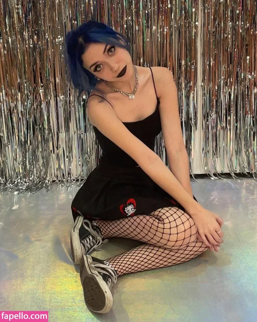 Iluvmeww Onlyfans Photo Gallery 