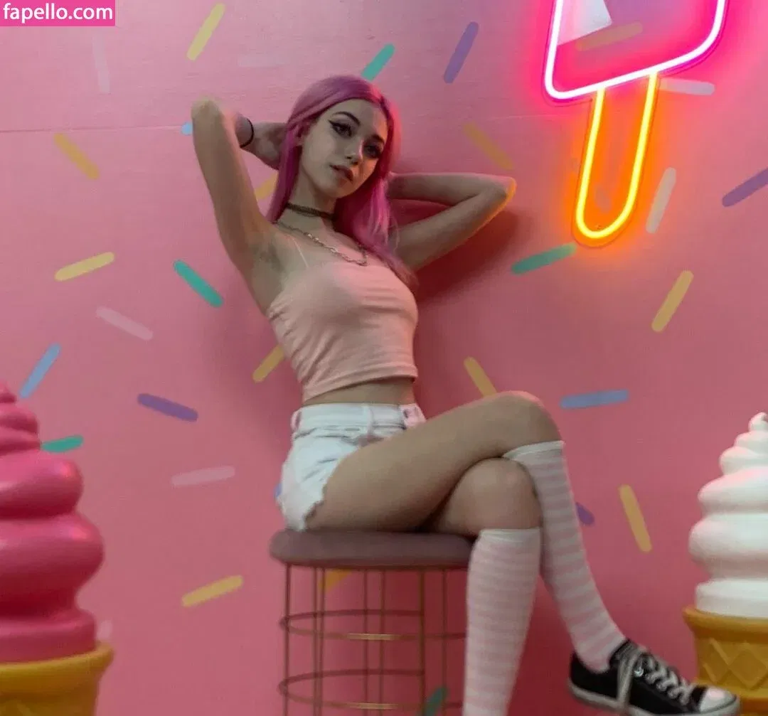 Iluvmeww Onlyfans Photo Gallery 