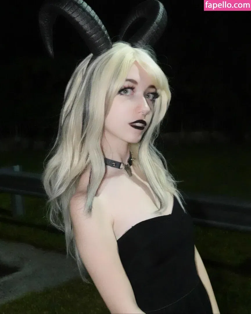 Iluvmeww Onlyfans Photo Gallery 