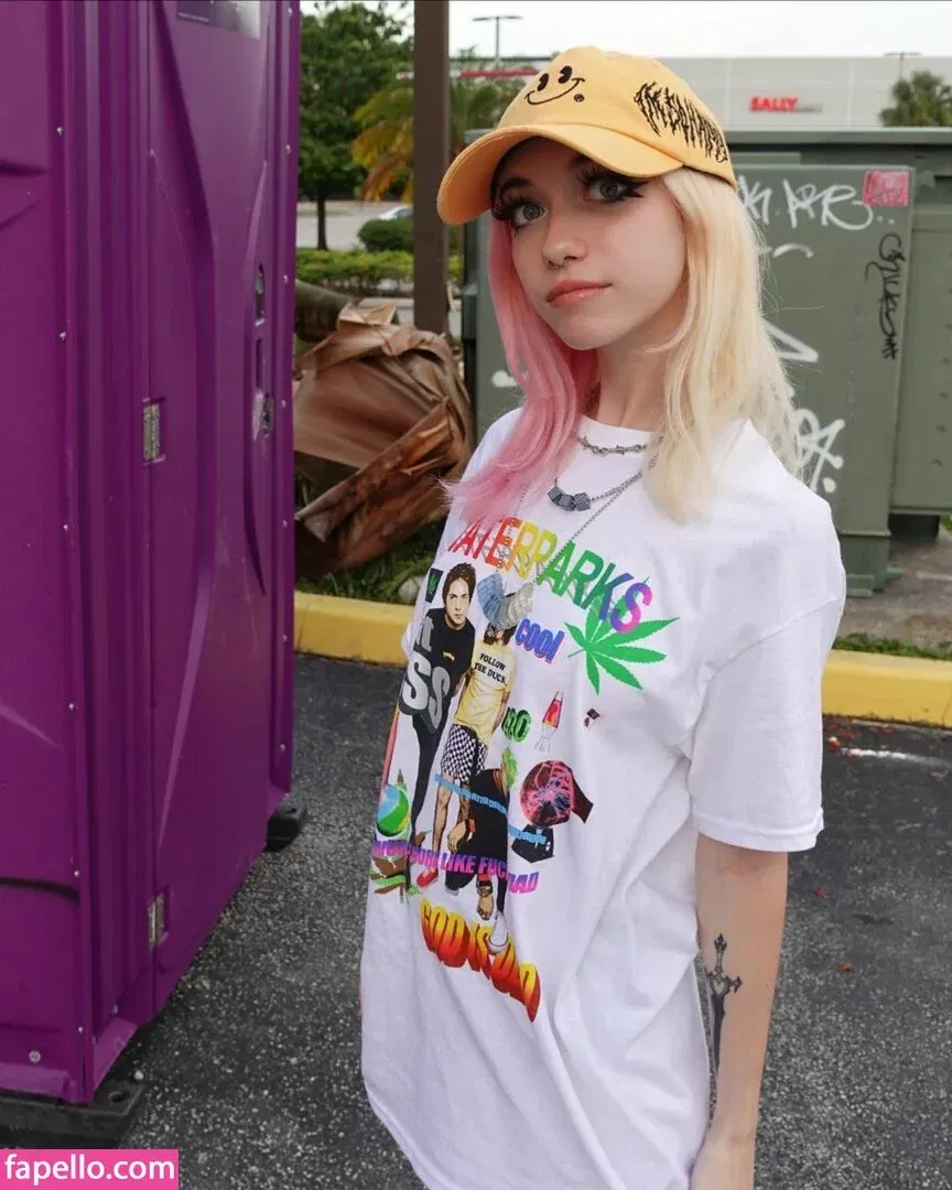 Iluvmeww Onlyfans Photo Gallery 