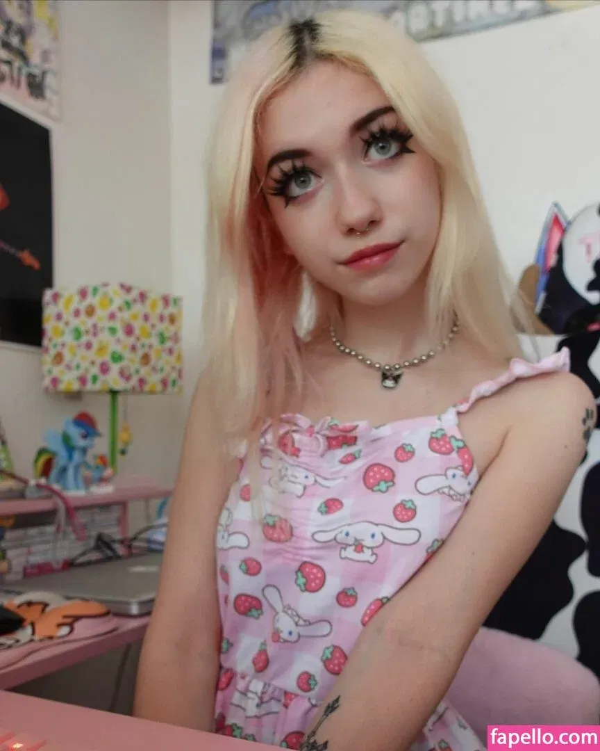 Iluvmeww Onlyfans Photo Gallery 