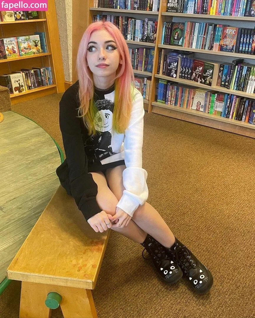 Iluvmeww Onlyfans Photo Gallery 