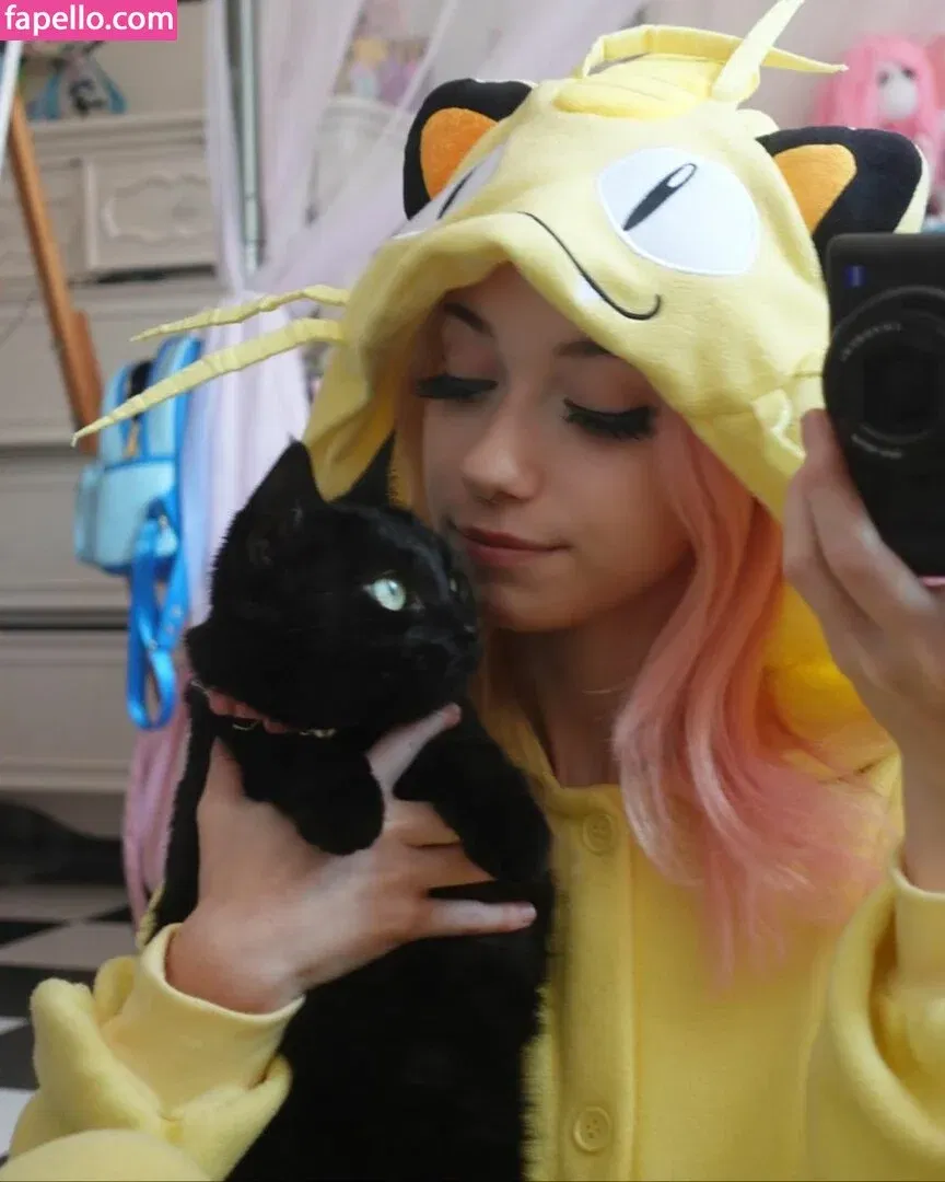 Iluvmeww Onlyfans Photo Gallery 