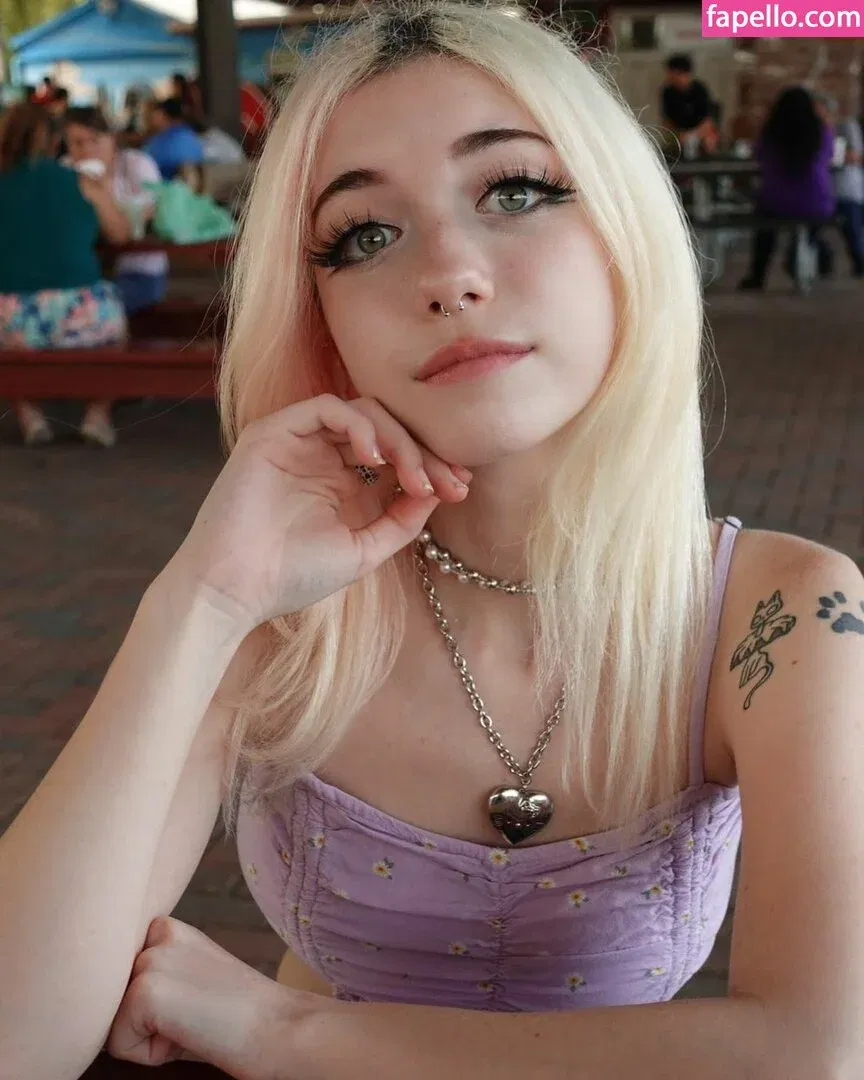 Iluvmeww Onlyfans Photo Gallery 