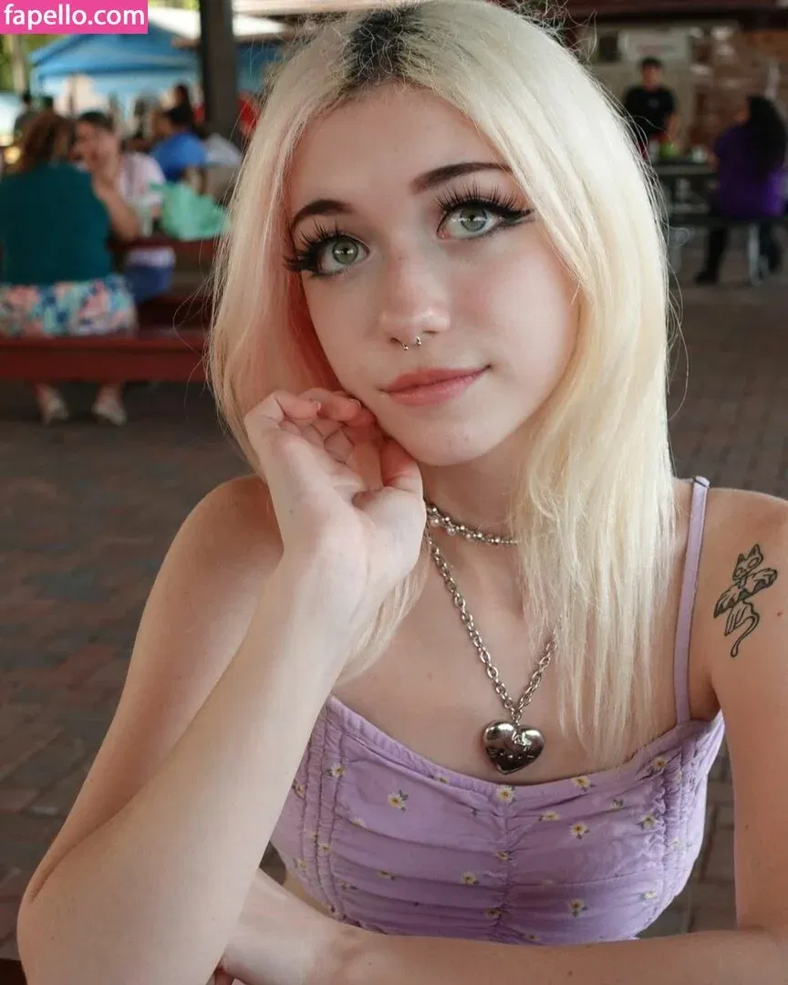 Iluvmeww Onlyfans Photo Gallery 