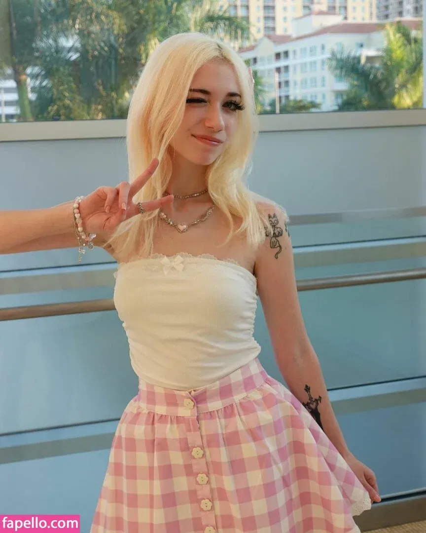 Iluvmeww Onlyfans Photo Gallery 