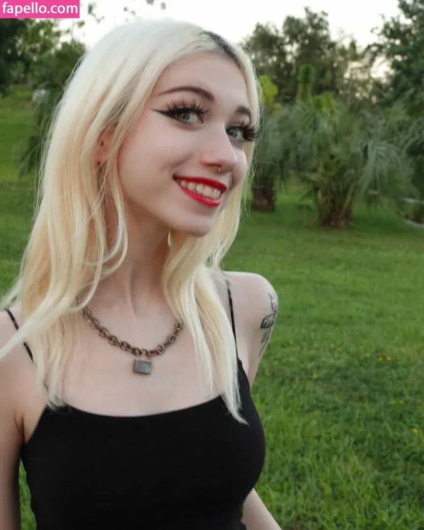 Iluvmeww Onlyfans Photo Gallery 