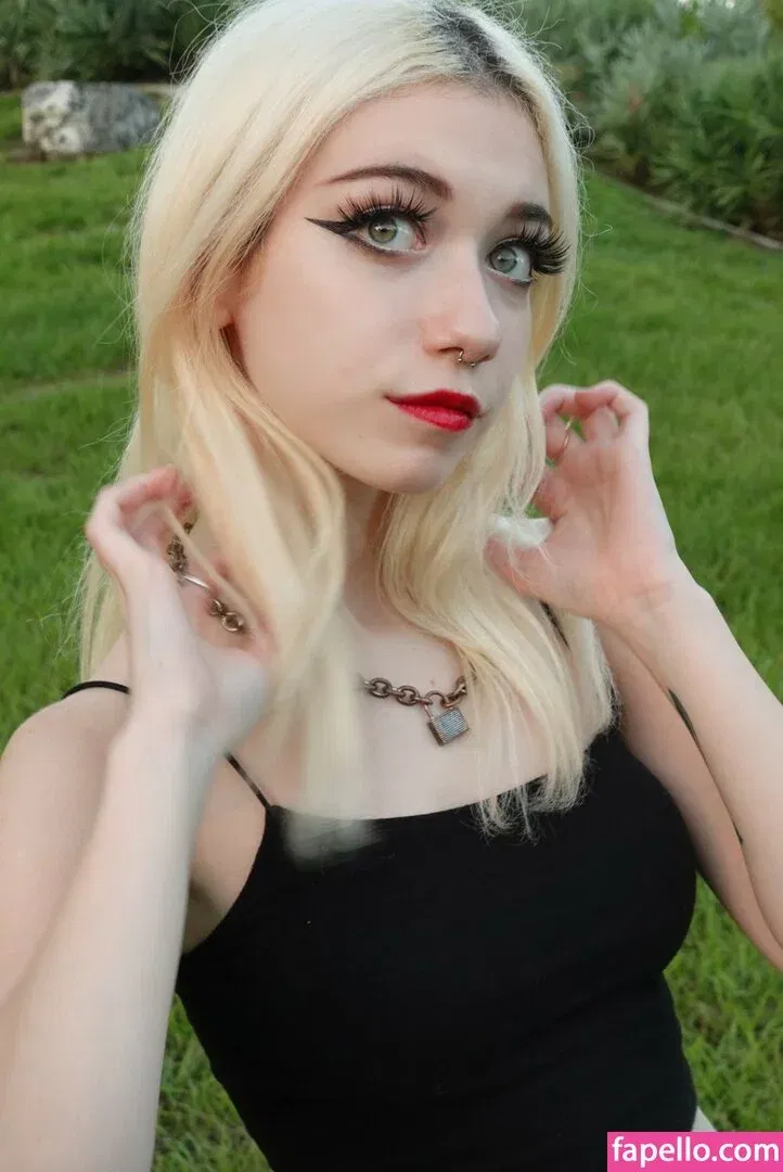 Iluvmeww Onlyfans Photo Gallery 