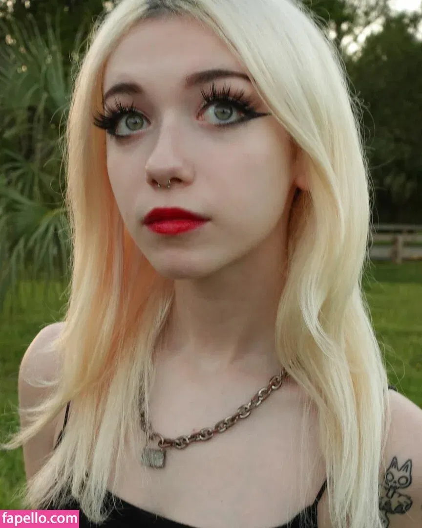 Iluvmeww Onlyfans Photo Gallery 