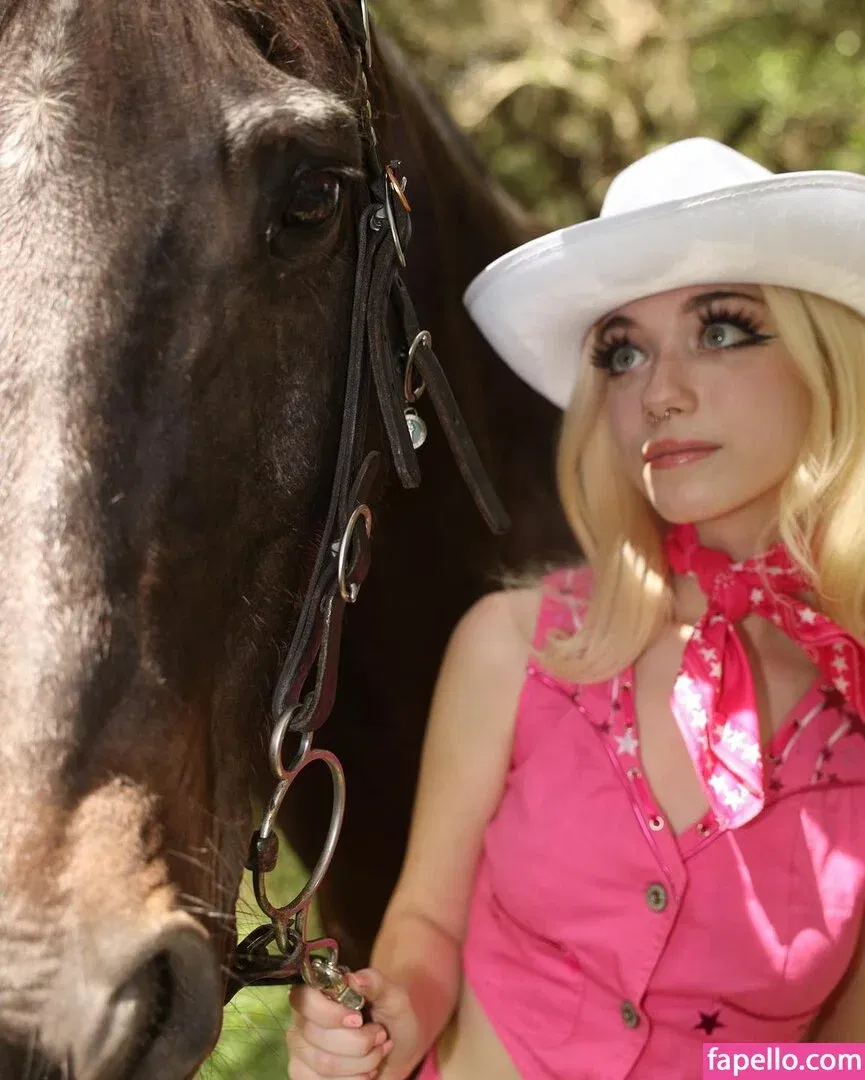 Iluvmeww Onlyfans Photo Gallery 